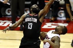 九游体育热传：哈登单杆最高分定格1(nba哈登单场得分最高分得多少分)