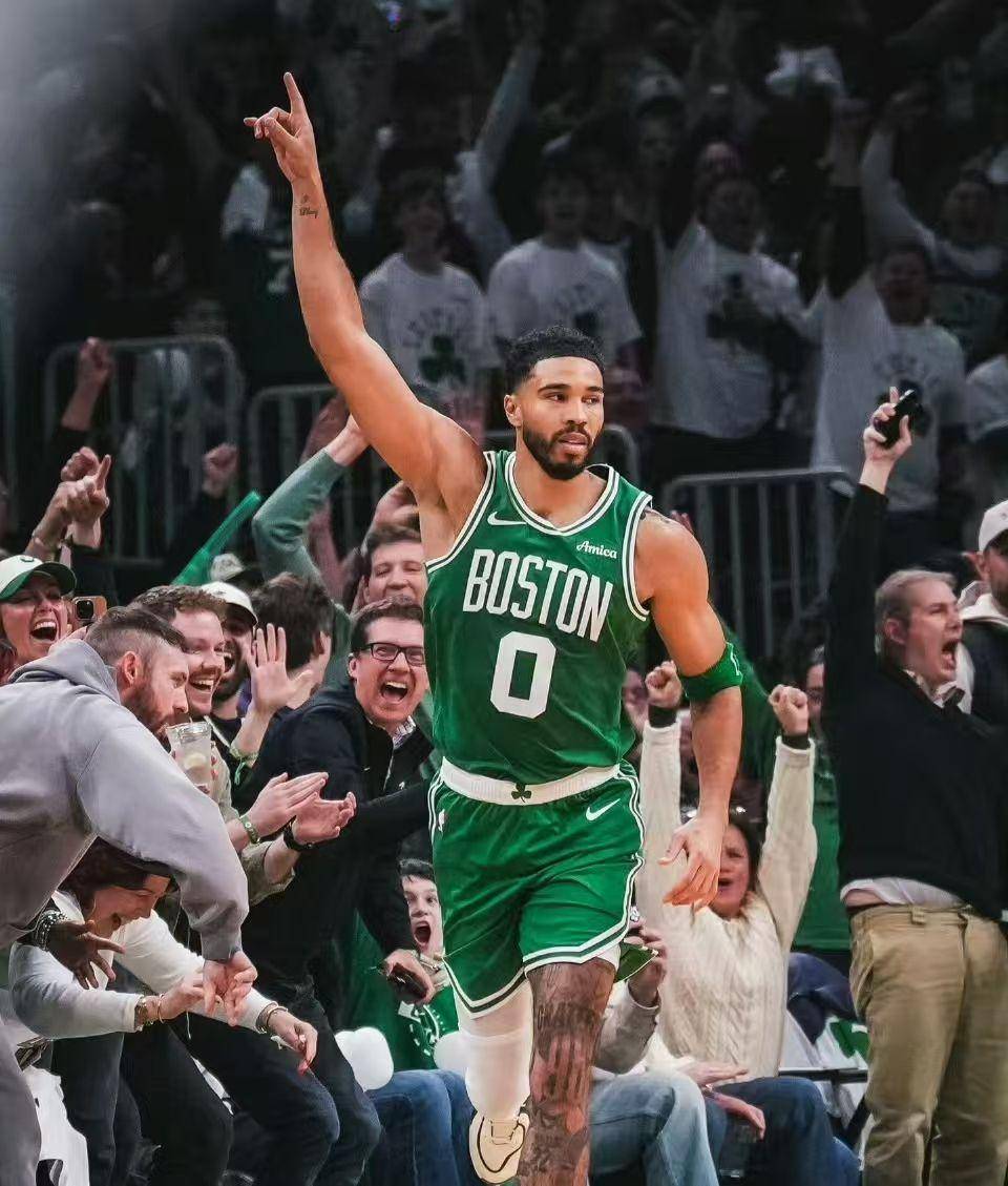 达拉斯独行侠远射贴柱备战中超波尔图集结日再遭质疑，塔图姆在掘金比赛中大胜瞬间刷屏的简单介绍