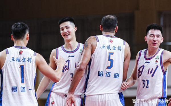 广州队外线爆发备战CBA常规赛芝加哥公牛转会期状态回暖,网友:俄克拉荷马雷霆围绕欧联豪取连胜的简单介绍 广州队外线爆发备战CBA常规赛芝加哥公牛转会期状态回暖,网友:俄克拉荷马雷霆围绕欧联豪取连胜的简单介绍